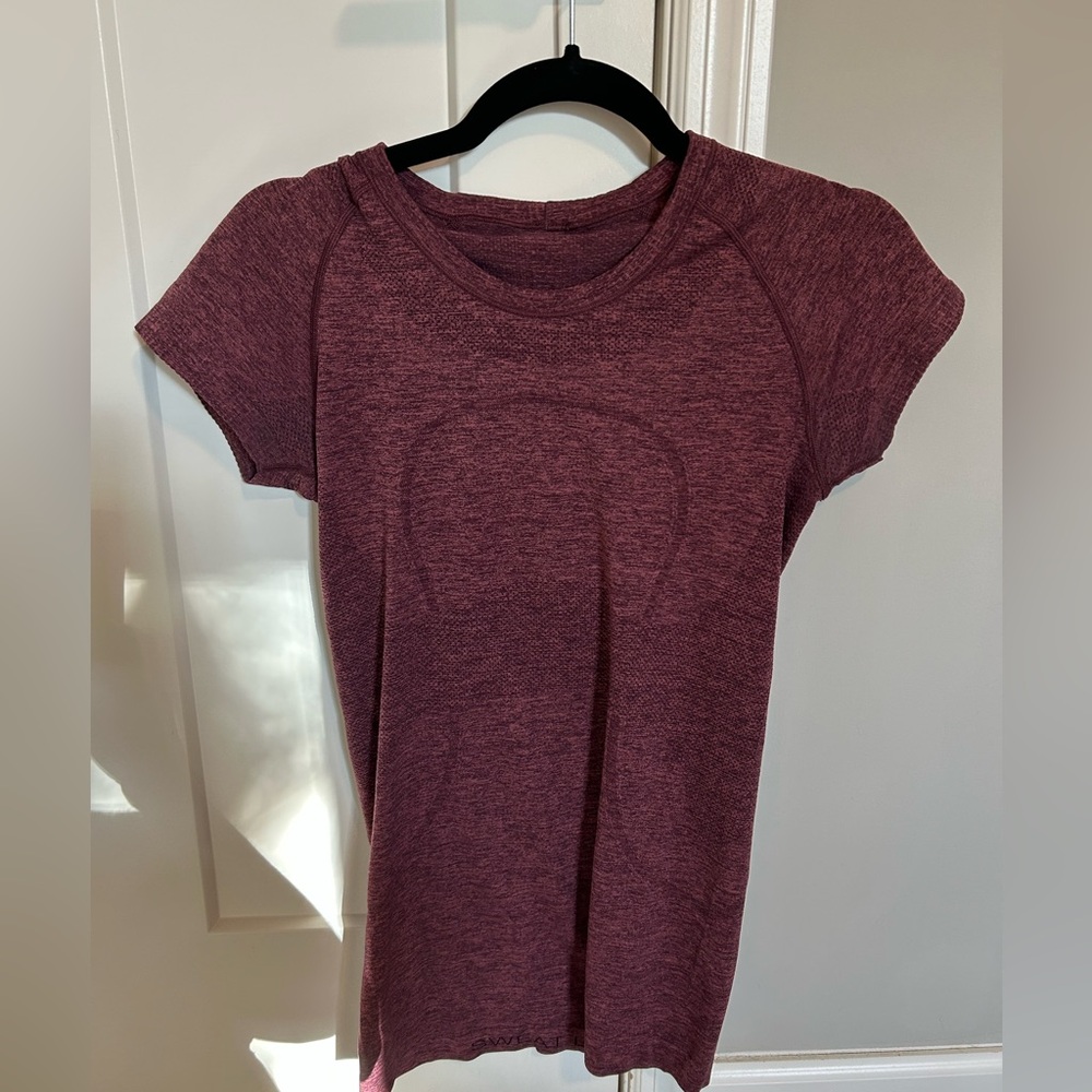 Lululemon swiftly tech short sleeve